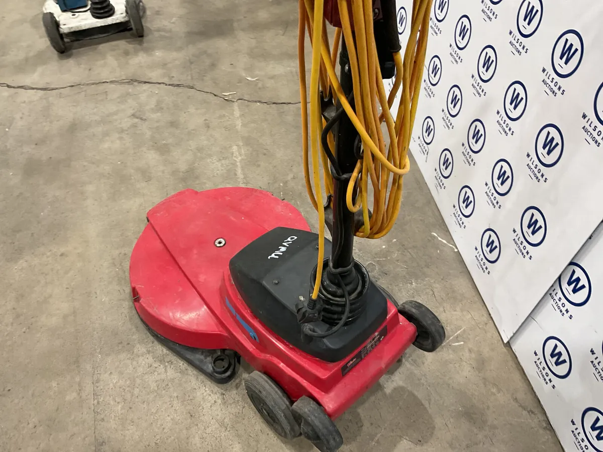 Victor Excel 20 220v Floor Buffer For Auction - Image 3
