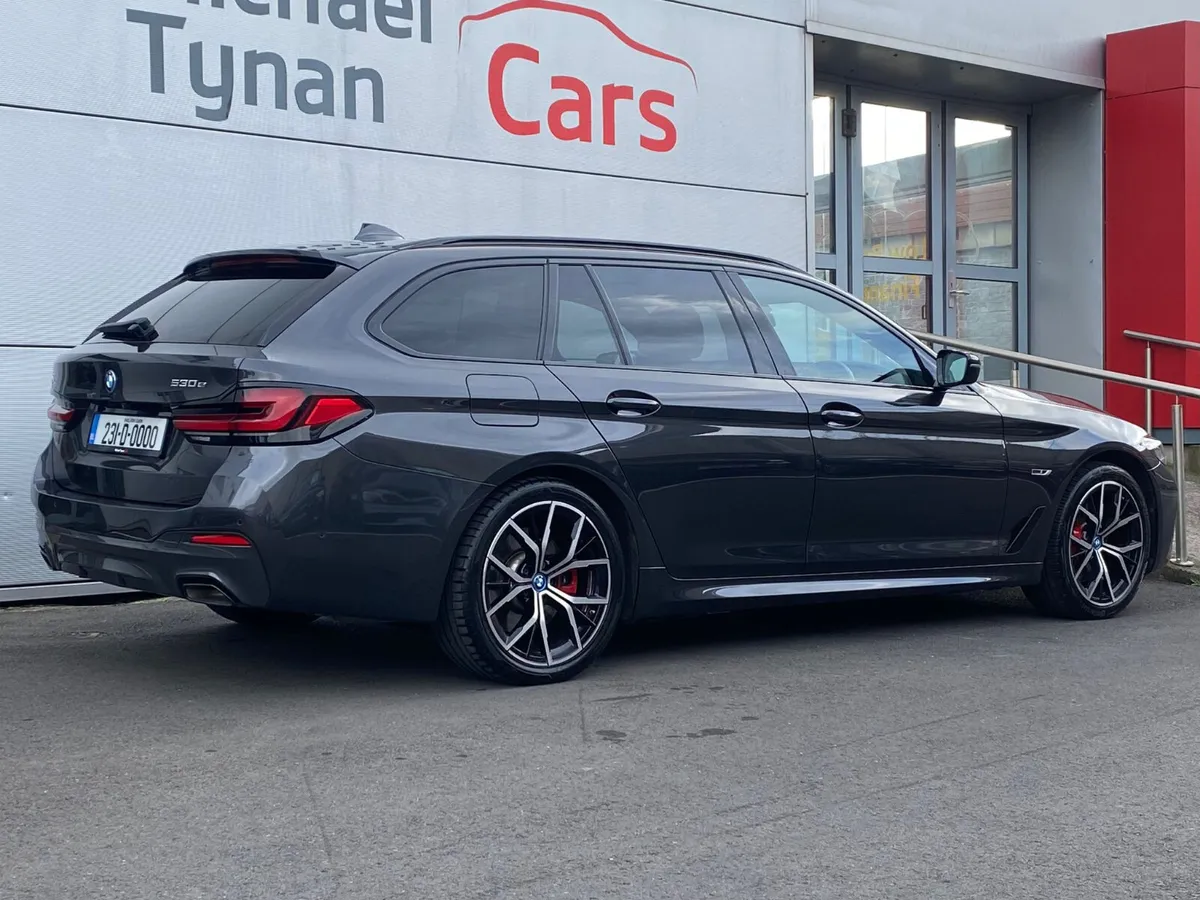 BMW 5-Series 2023 - Image 3