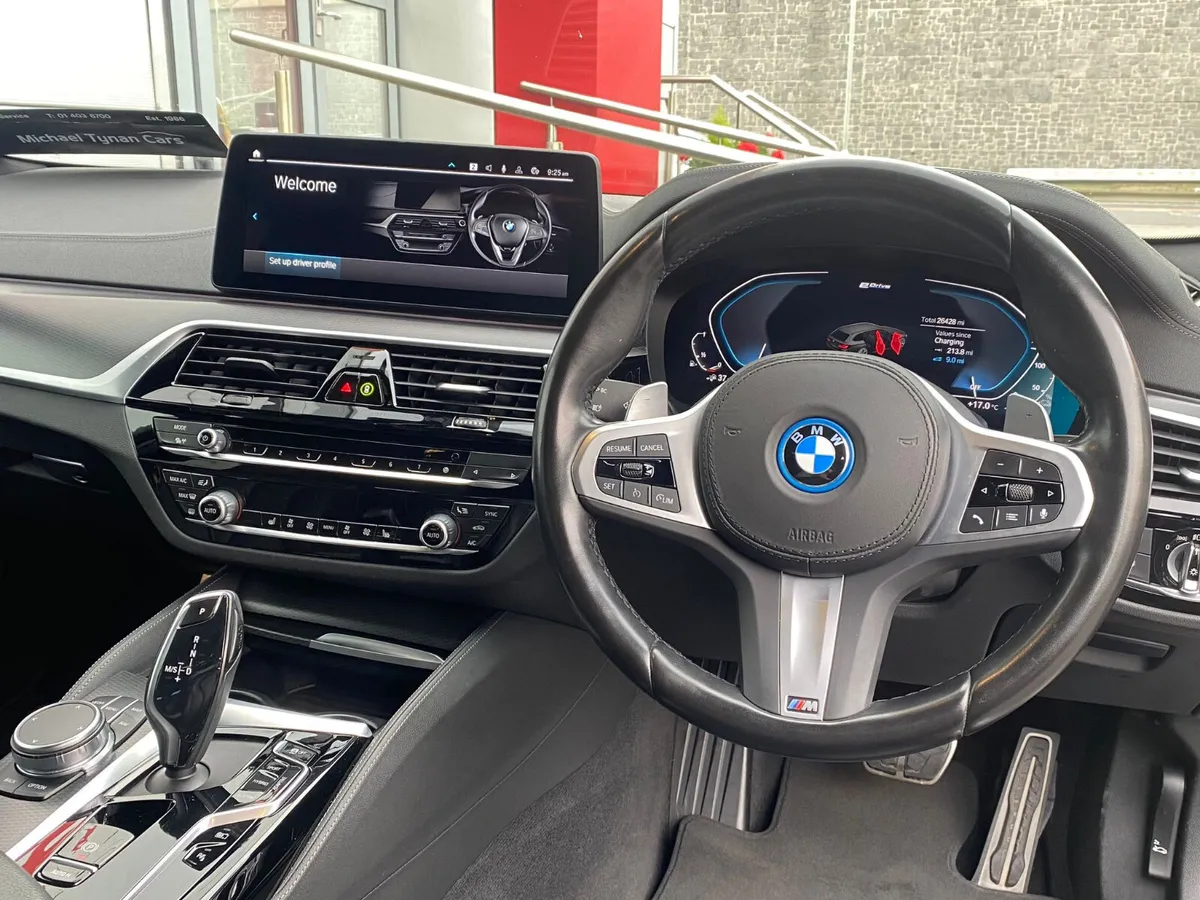 BMW 5-Series 2023 - Image 4