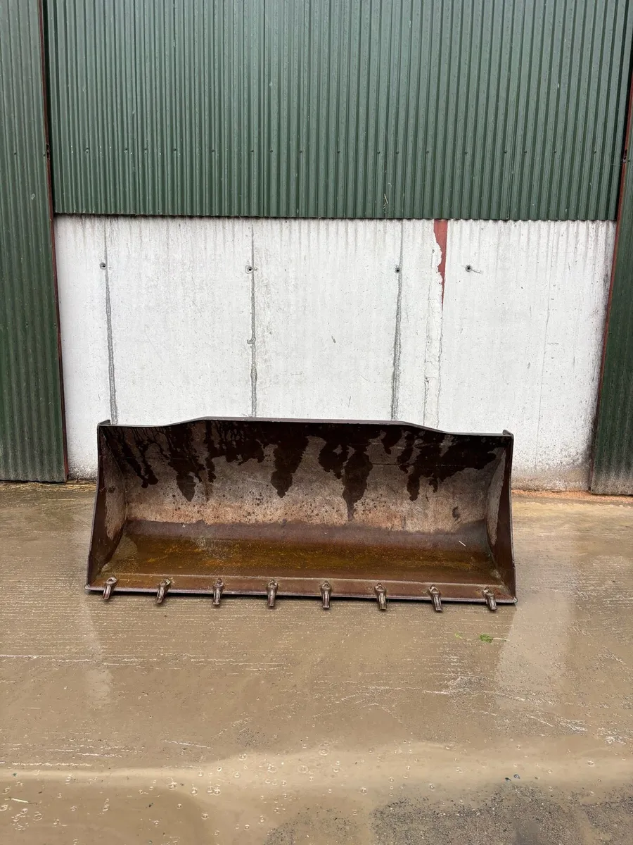 JCB 3CX Bucket - Image 1