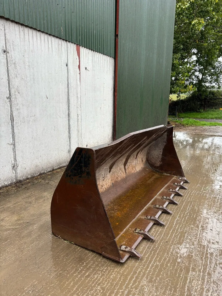 JCB 3CX Bucket - Image 2