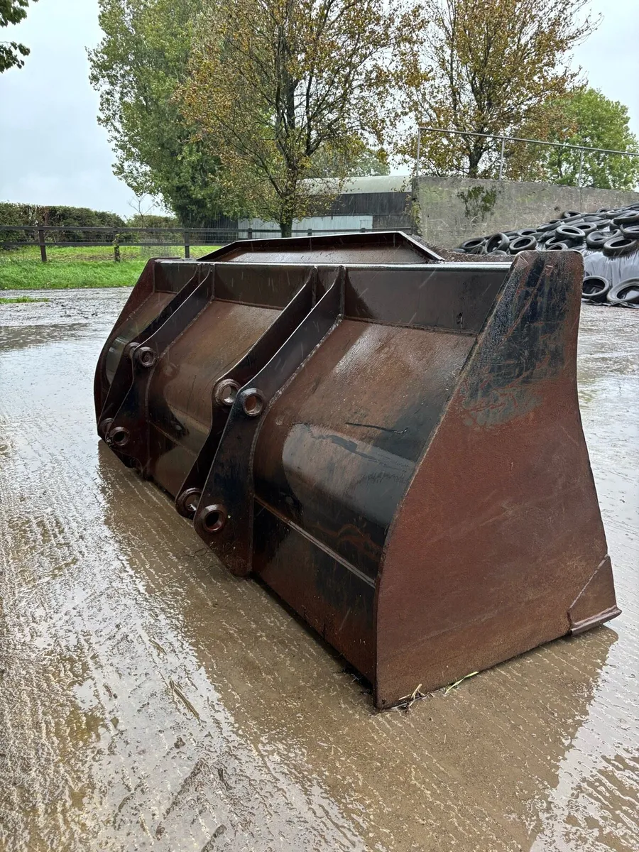 JCB 3CX Bucket - Image 3