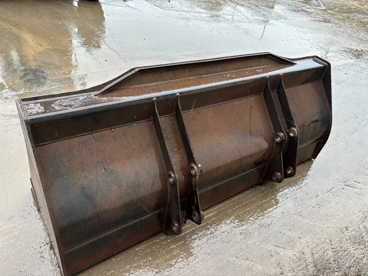 JCB 3CX Bucket - Image 4