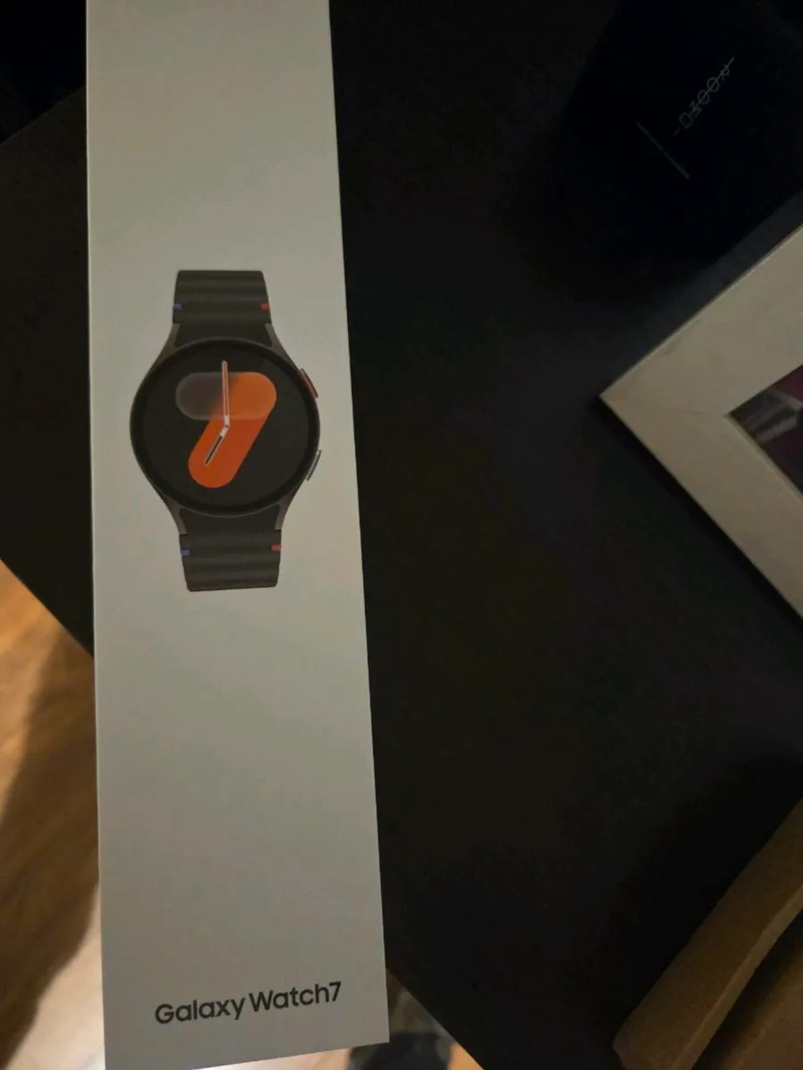 SMART WATCH - Image 1