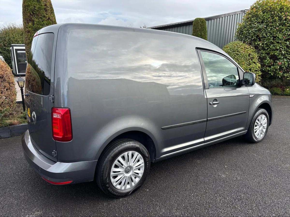 2019 Volkswagen Caddy 2.0 TDI Tredline Bluemotion - Image 4