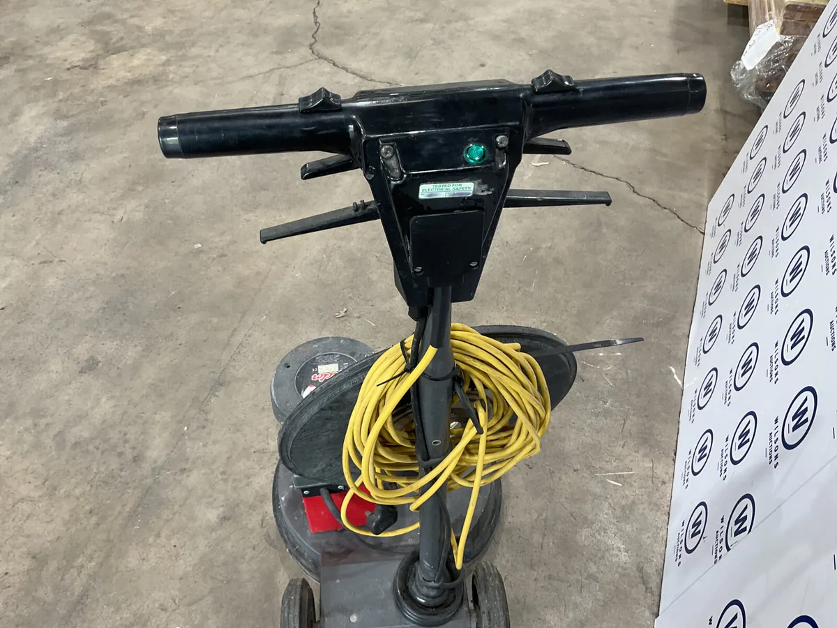 Victor Contract 450SH 220v  Buffer For Auction - Image 4