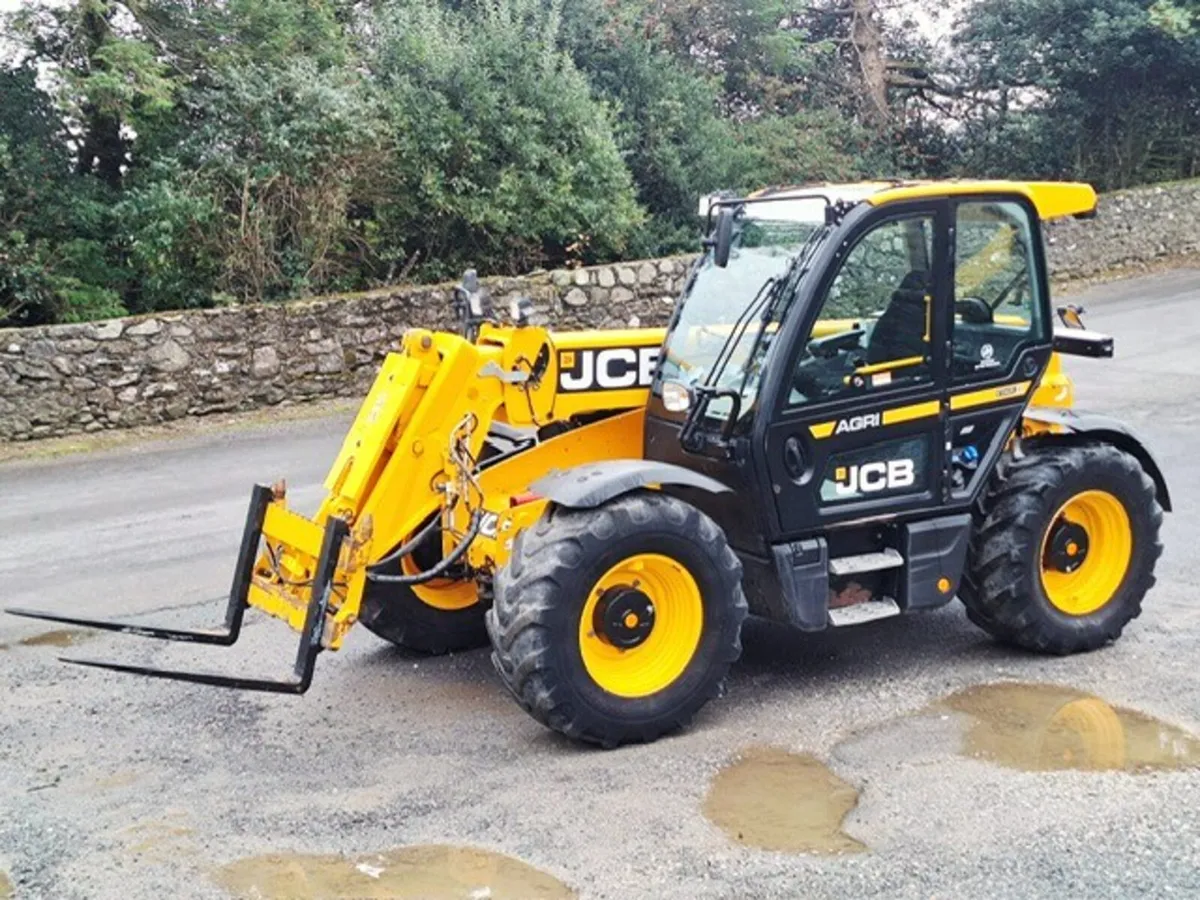 221 JCB 532-60 Agri Telehandler (4175 Hrs) - Image 1