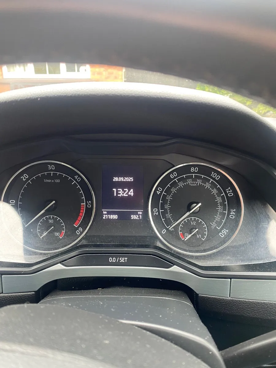 Skoda Superb 2017 - Image 1