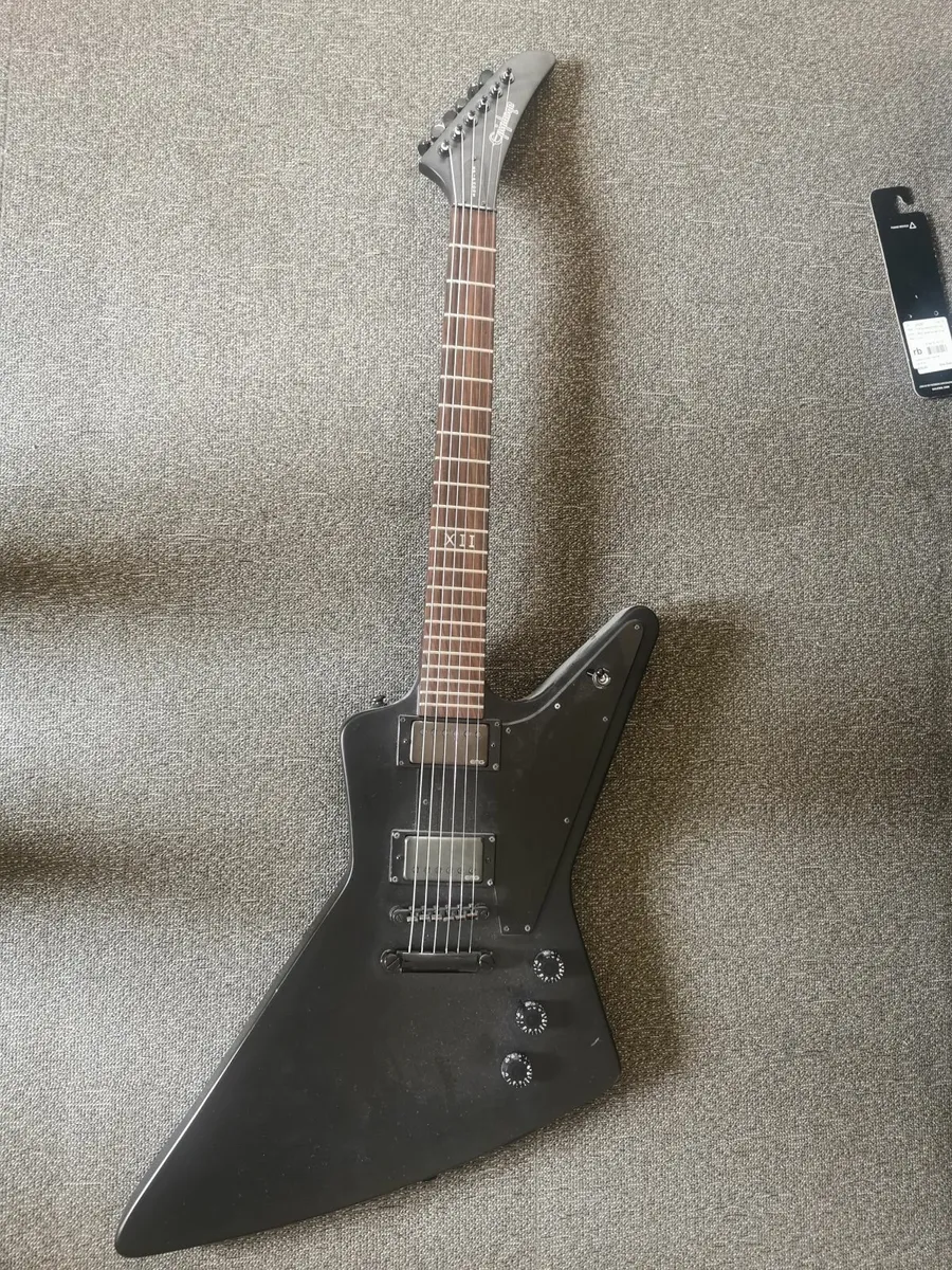 guitar - Image 1