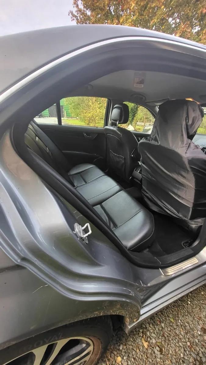 Mercedes-Benz C-Class 2010 - Image 3