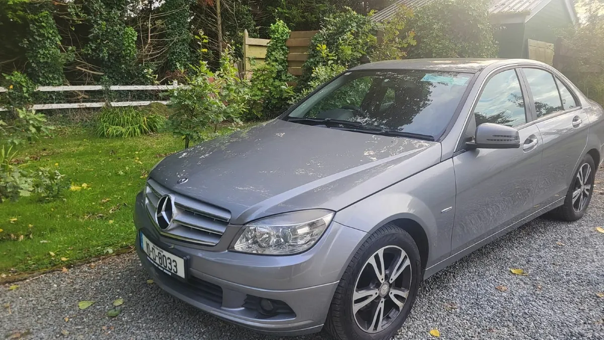 Mercedes-Benz C-Class 2010 - Image 3