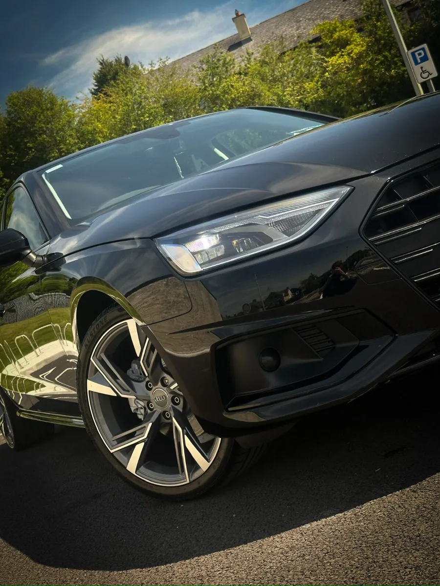 Audi A4 2022 - Image 3