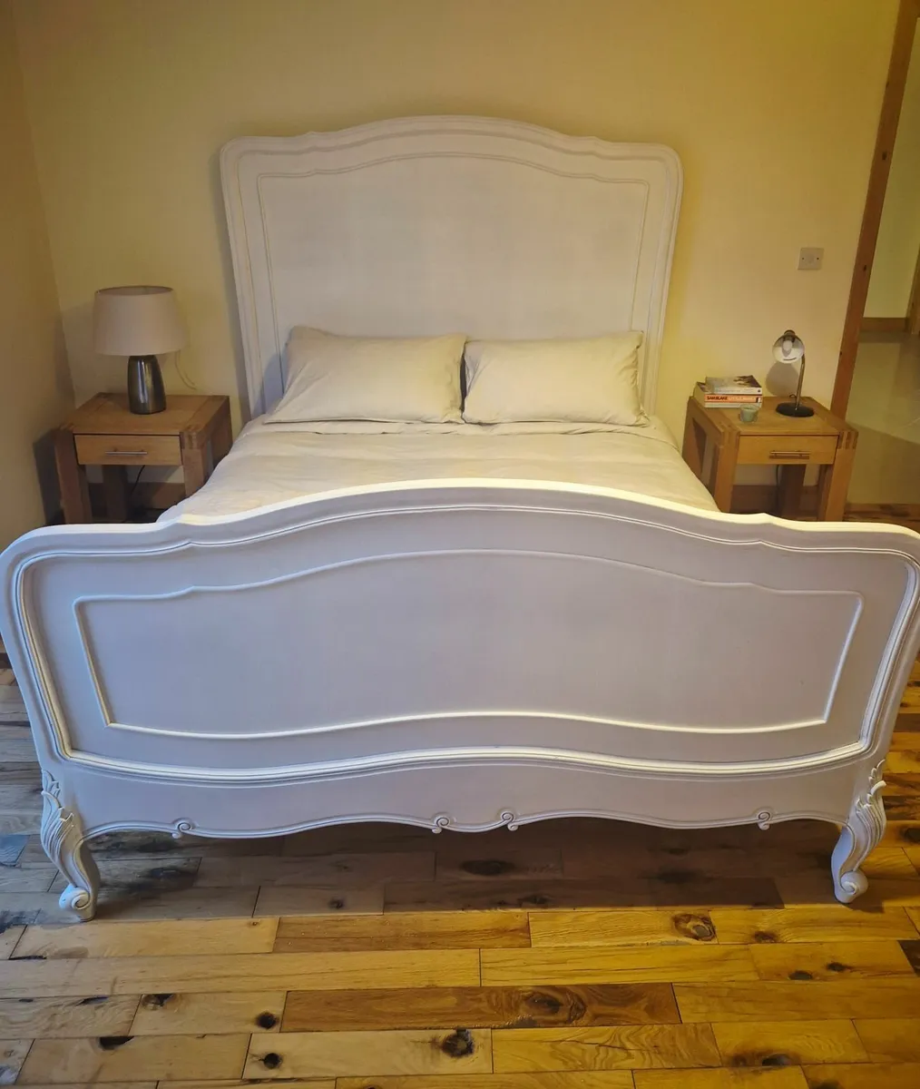 Bed - Image 1