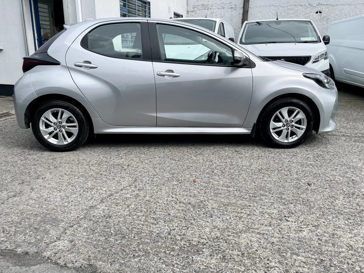 Toyota Yaris Luna 1.0 Petrol Manual 5Dr Hatch,2022 - Image 3