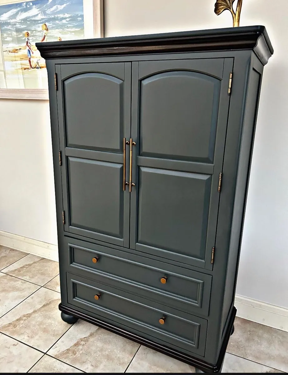 Cabinet / storage / hall press - Image 1