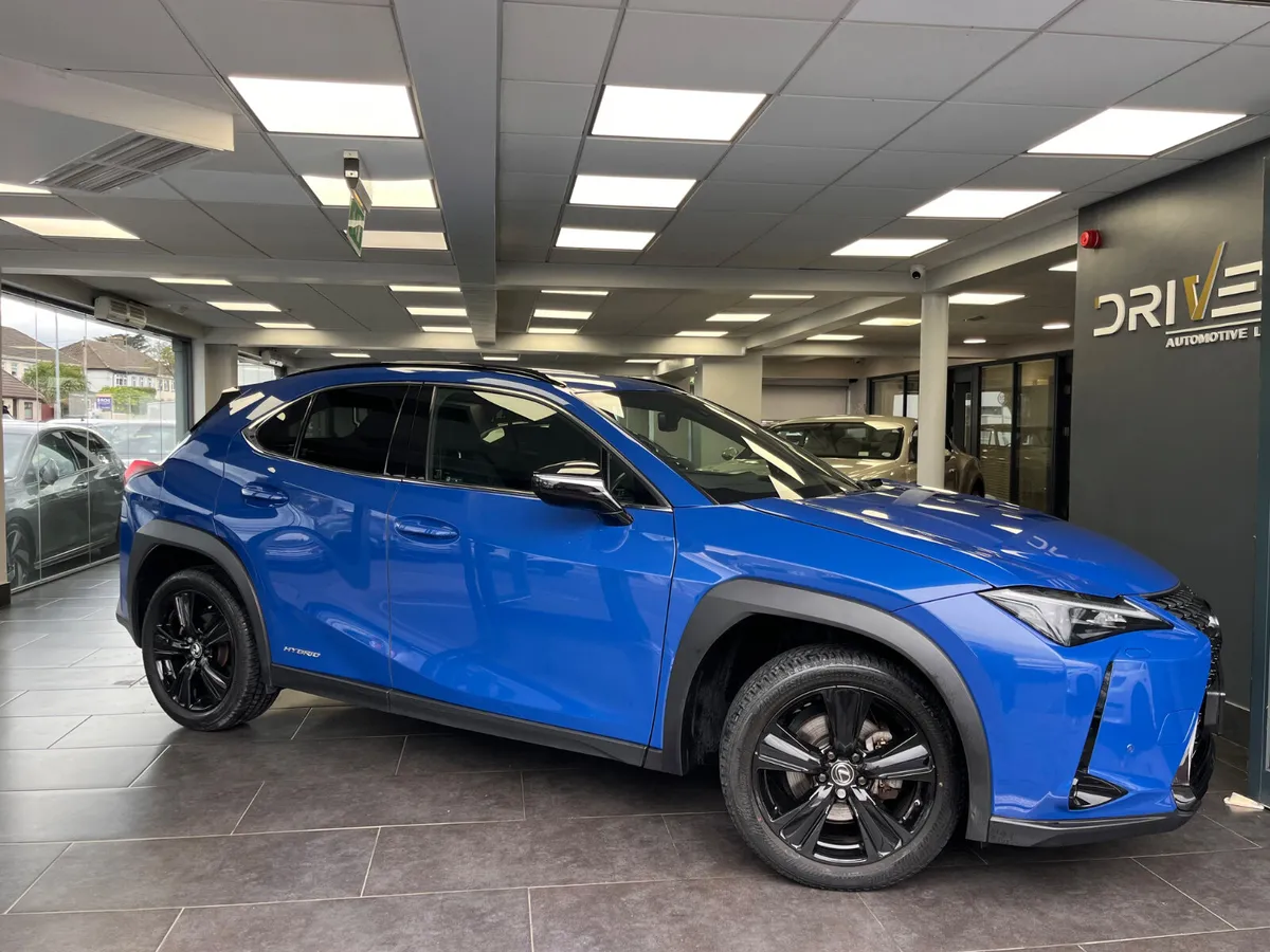 Lexus UX 2022 250  DYNAMIC 2.0 HYBRID - Image 1