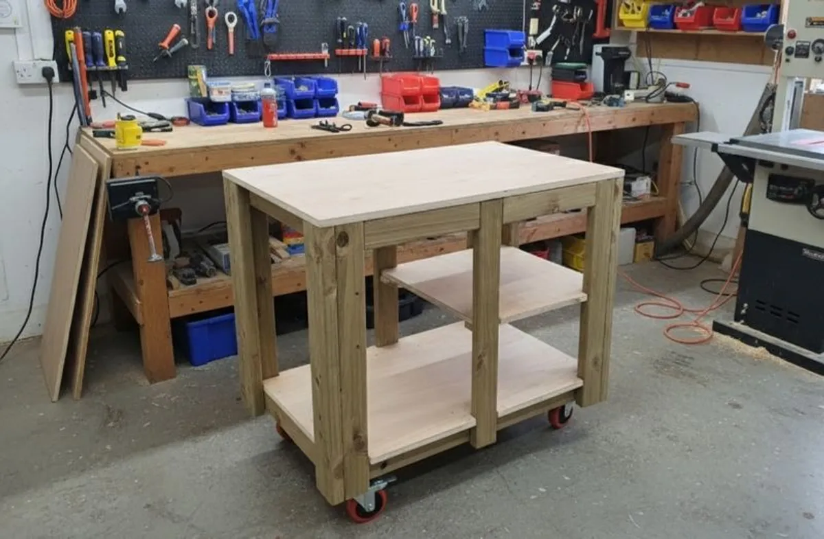 High-Quality Mobile Workbenches for Sale - Image 3