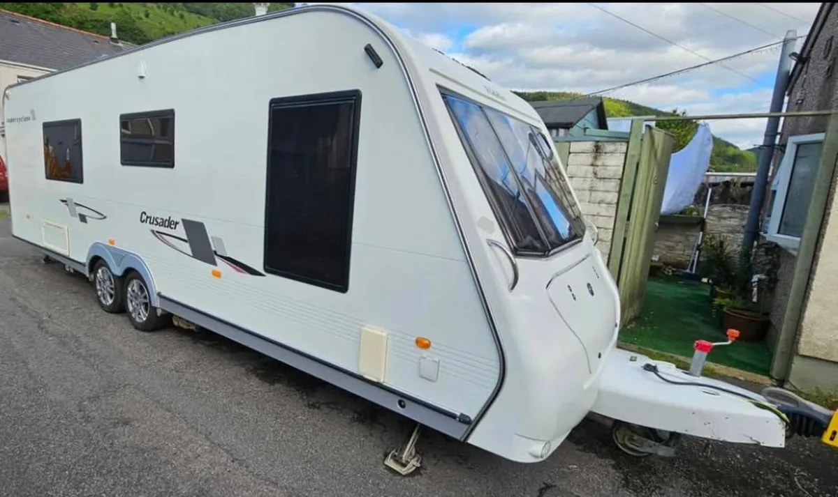 2012 Eldiss 4/5 berth with remote mover & Awning - Image 1