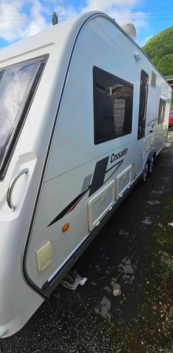 2012 Eldiss 4/5 berth with remote mover & Awning - Image 2