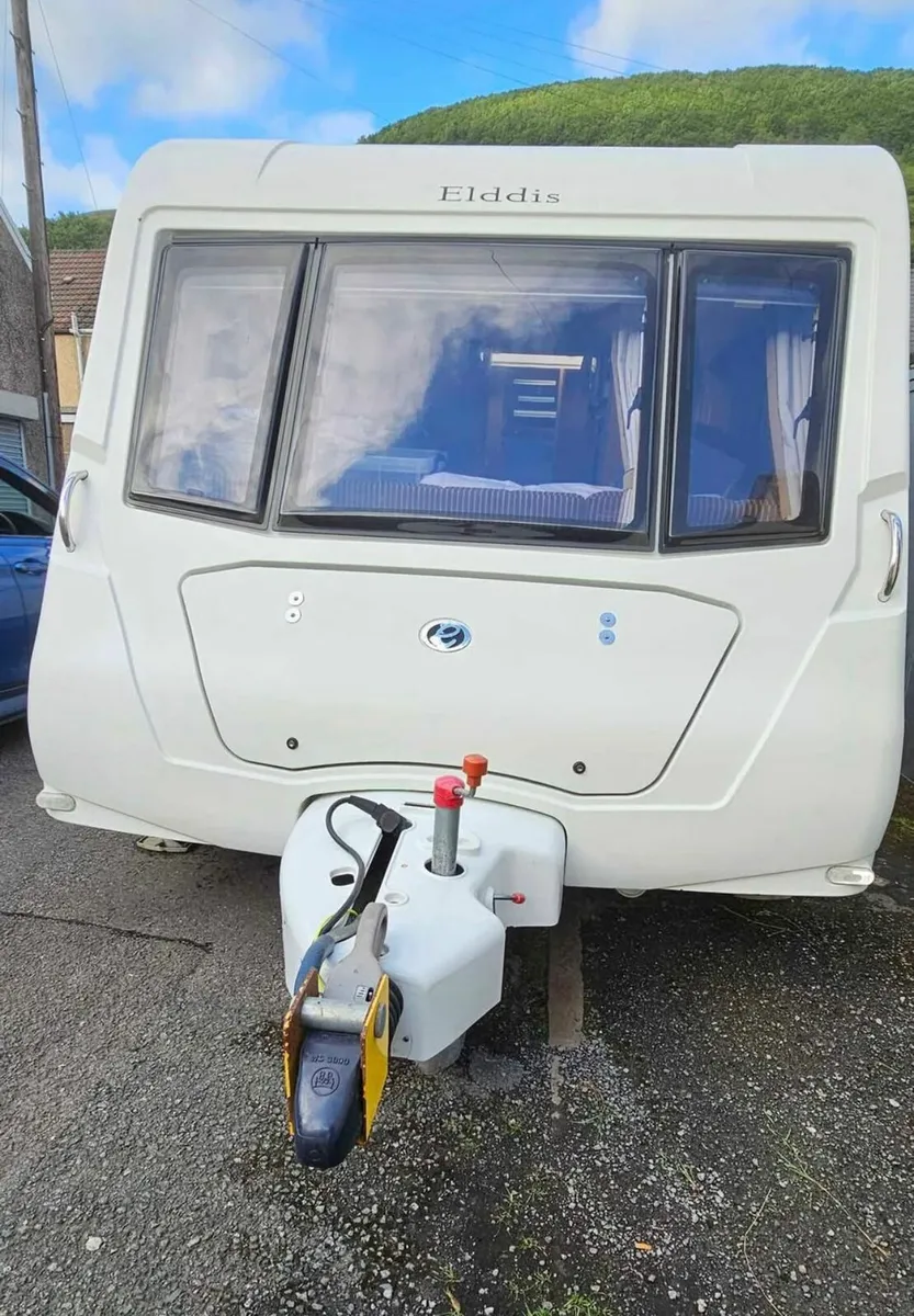 2012 Eldiss 4/5 berth with remote mover & Awning - Image 3