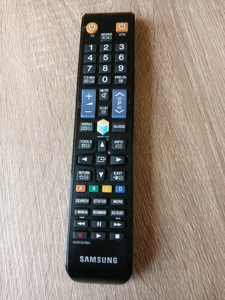 Samsung 40 inch Smart hdmi tv with wall mount - Image 4