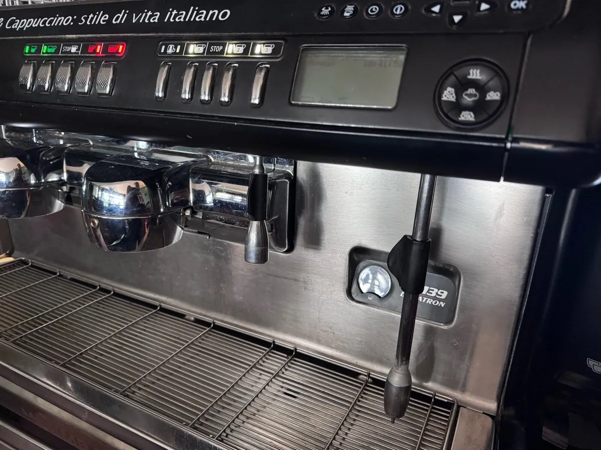 Commercial coffee Machine - Image 1