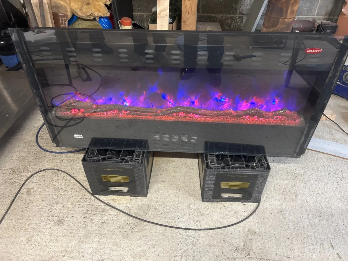 Stanley Remote Electrical Fire model ARWH140 - Image 1