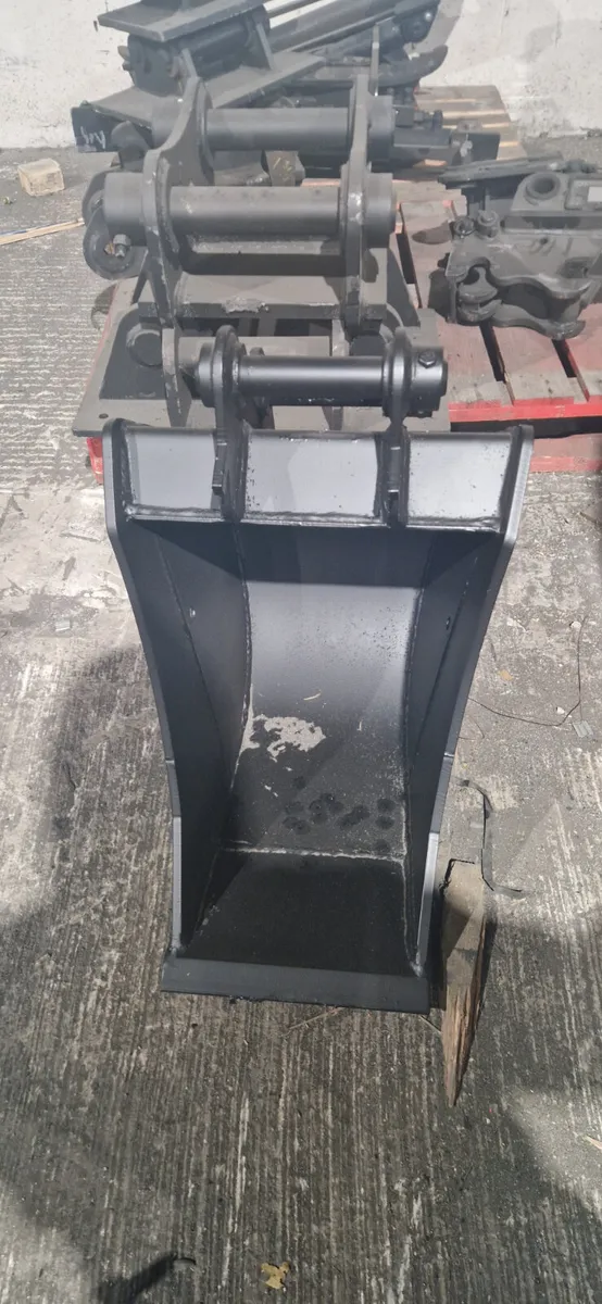 DRAIN BUCKET TO SUIT 3 TON HITACHI - Image 2