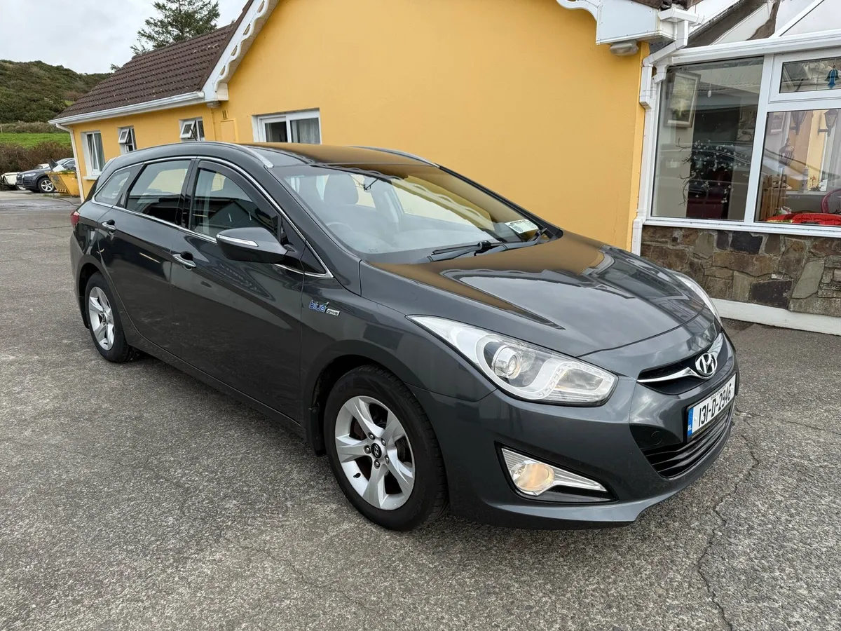 Hyundai i40 Estate - Image 2