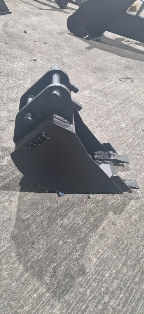 9" DIGGING BUCKET TO SUIT 1.5 TON MACHINE - Image 2
