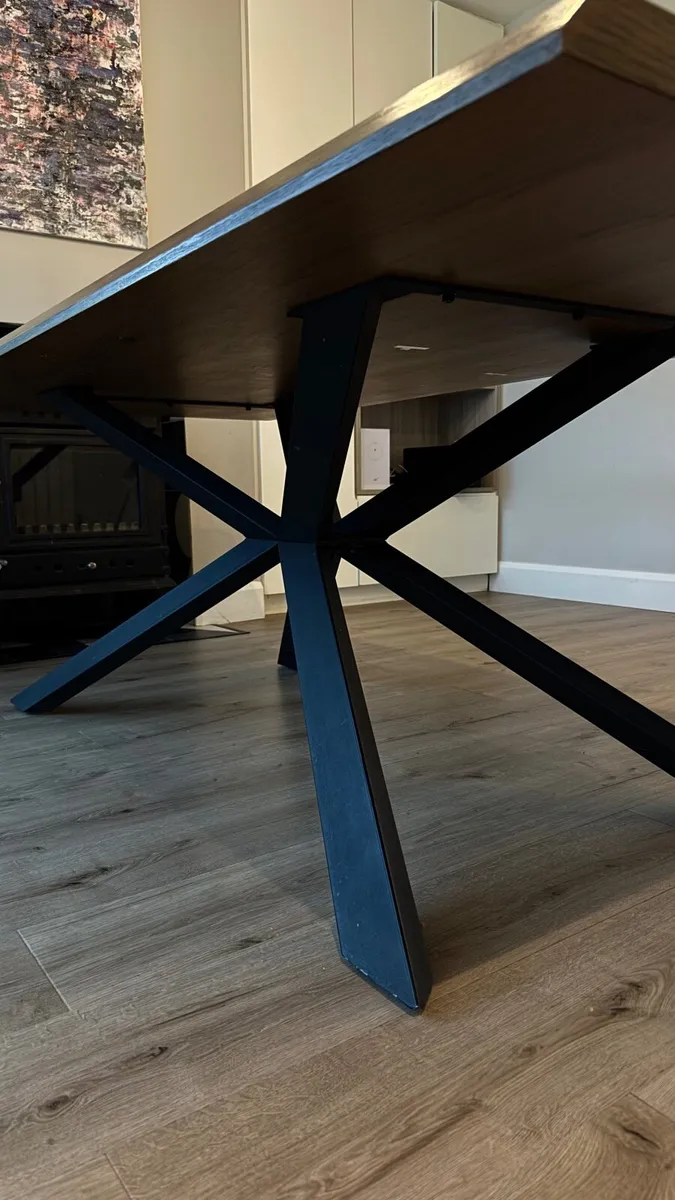 Dining table - Image 3