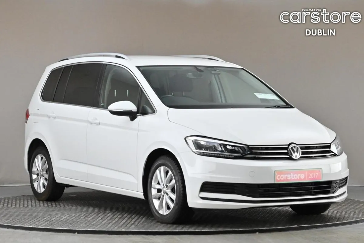 Volkswagen Touran 1.4 TSI DSG Trendline  carplay - Image 1