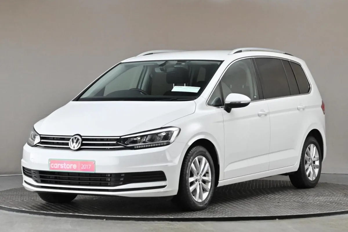 Volkswagen Touran 1.4 TSI DSG Trendline  carplay - Image 3
