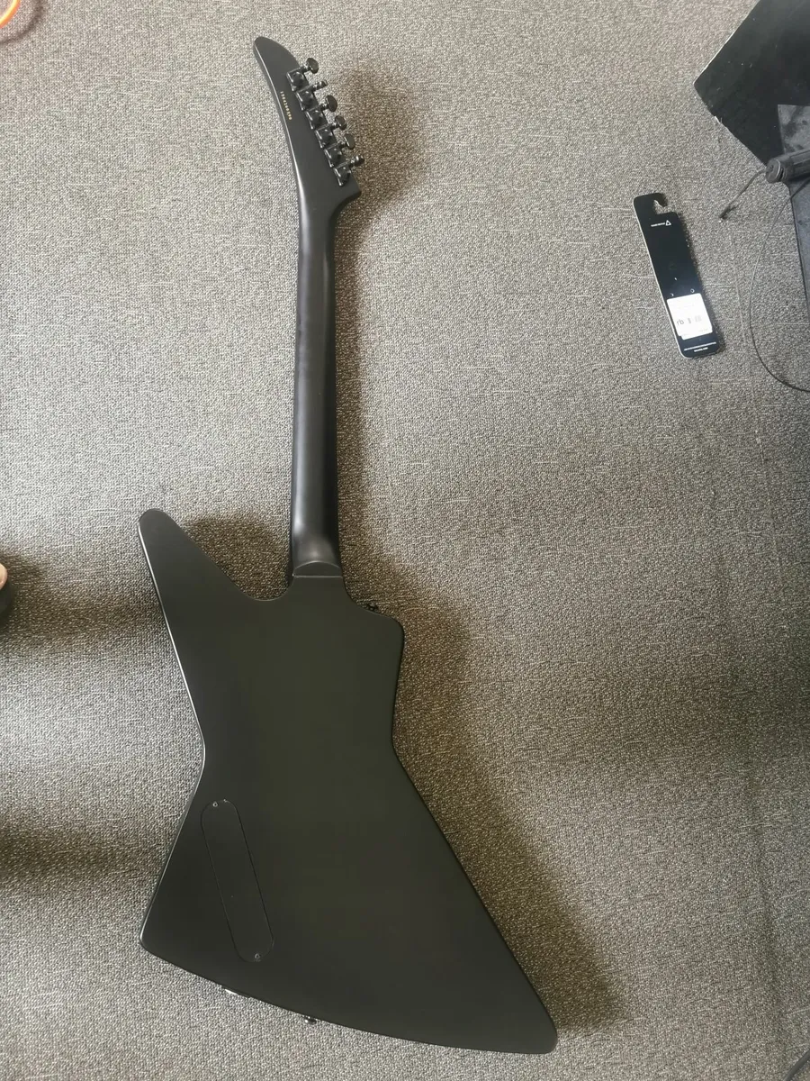 guitar - Image 3