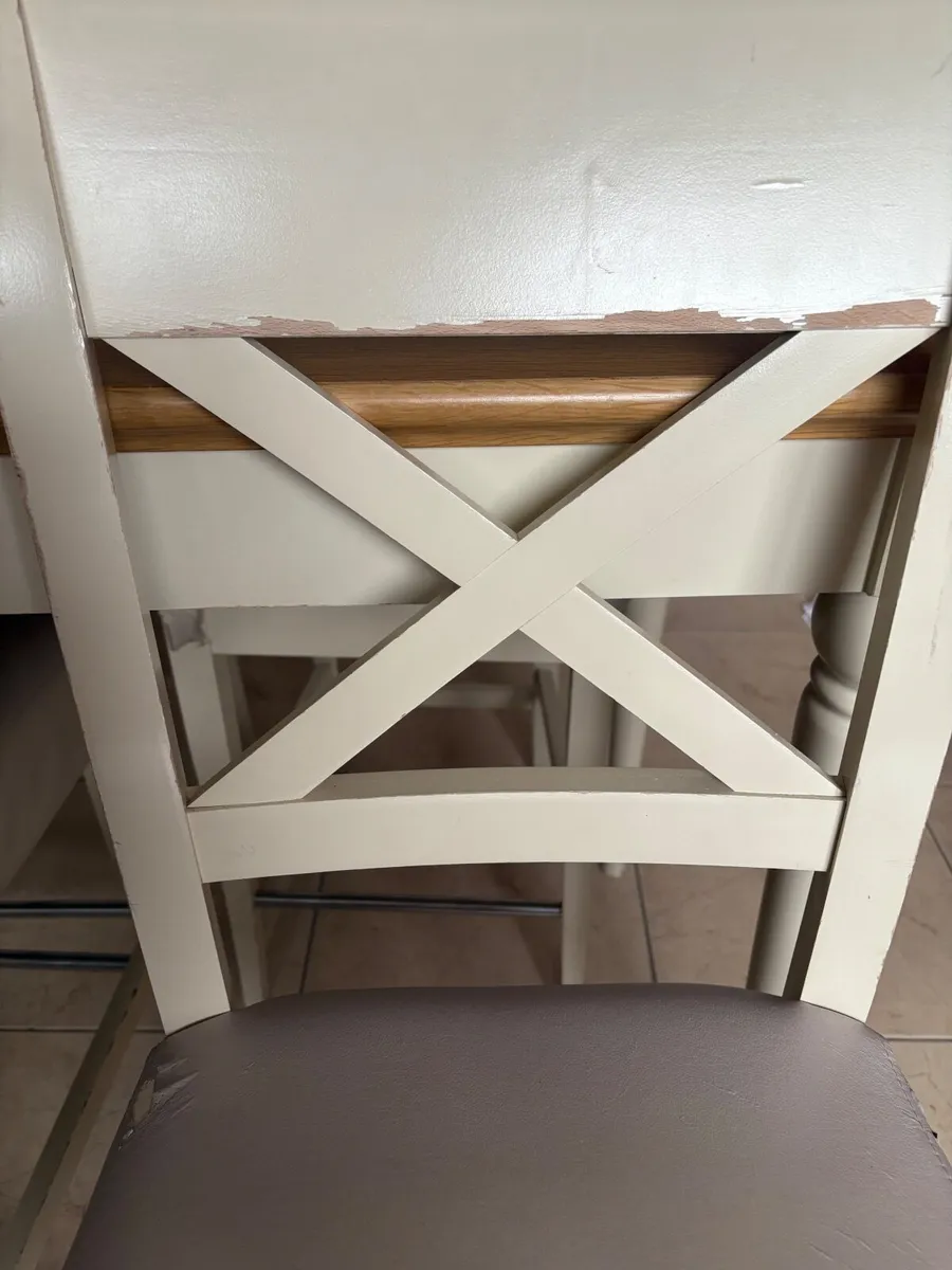 Kitchen table & chairs - Image 3