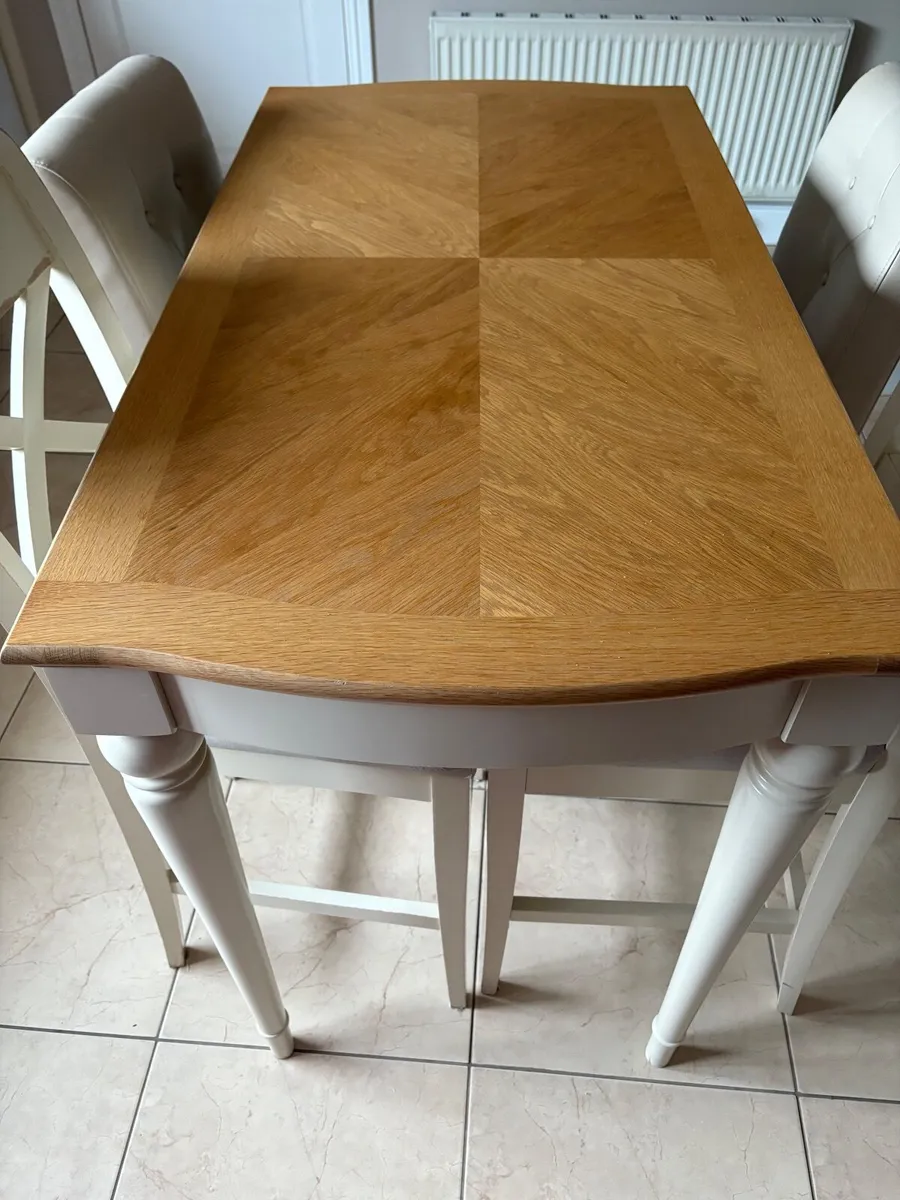 Kitchen table & chairs - Image 1