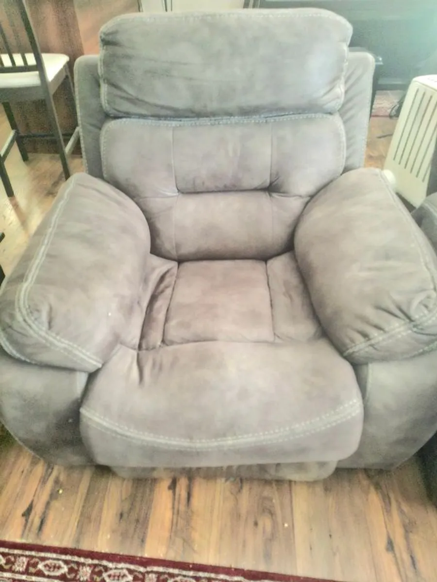 Recliner Armchairs - Image 2