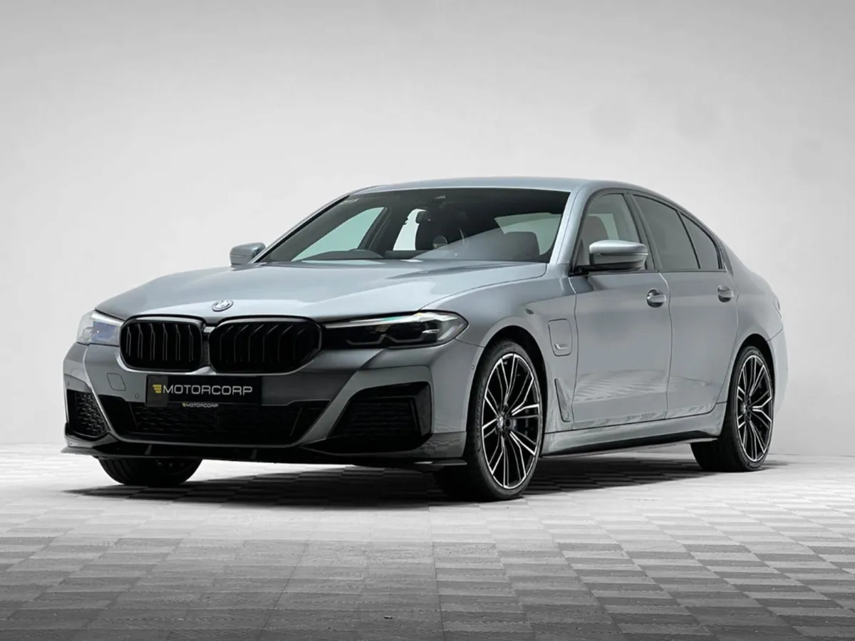 BMW 5-Series 545E M SPORT XDRIVE - Image 3