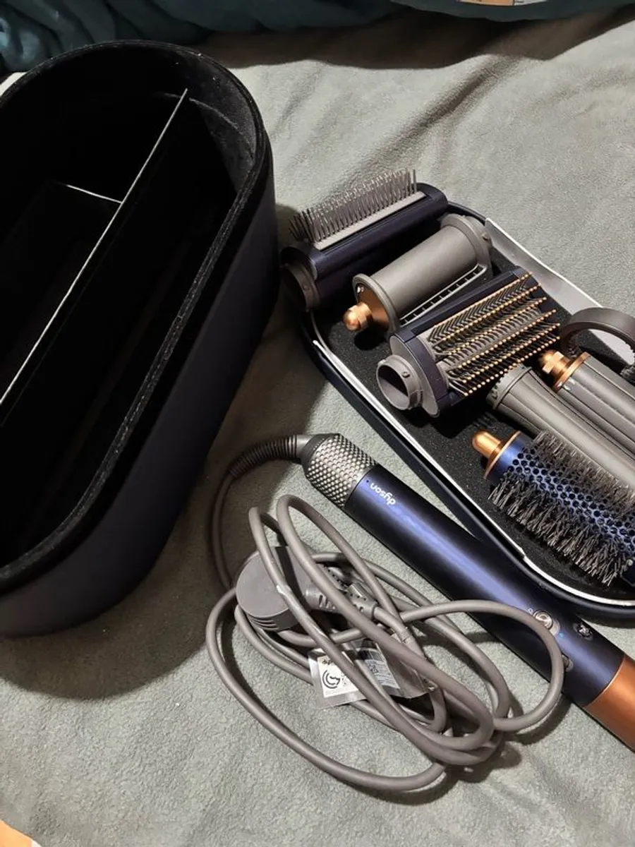 Dyson air wrap - Image 3