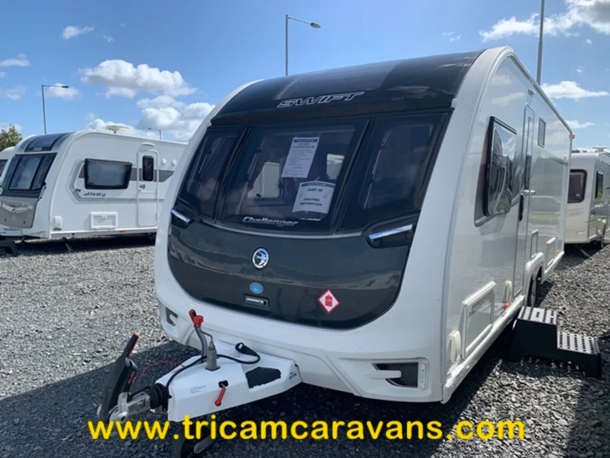 2018 Swift Challenger 645/4, Island Bed, Twin Axle - Image 1