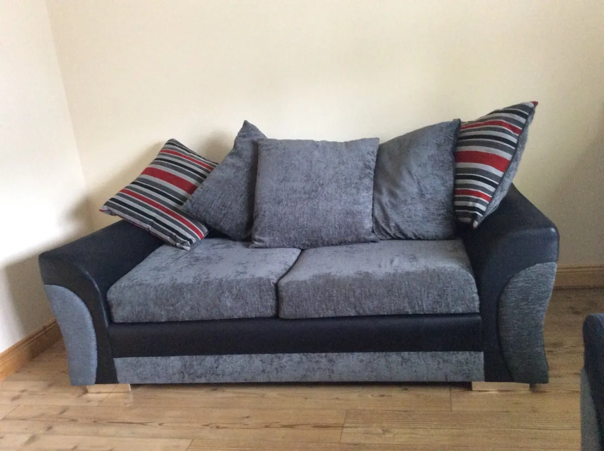 2 seater and three seater couch - Image 1