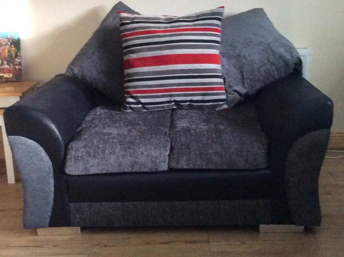 2 seater and three seater couch - Image 2