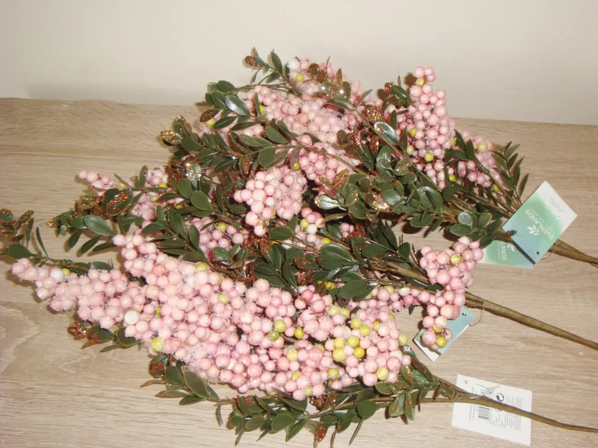 Pink berry Christmas picks x4 Everland - NEW - Image 1