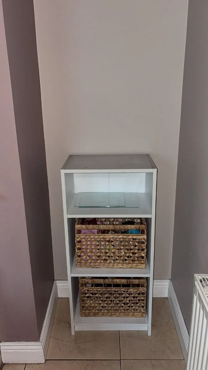 Small IKEA shelving Unit - Image 2