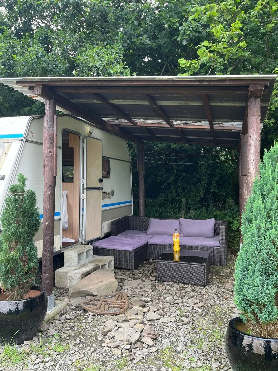 4 berth caravan - Image 1