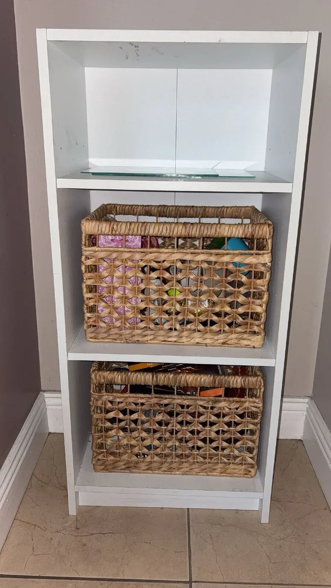 Small IKEA shelving Unit - Image 1