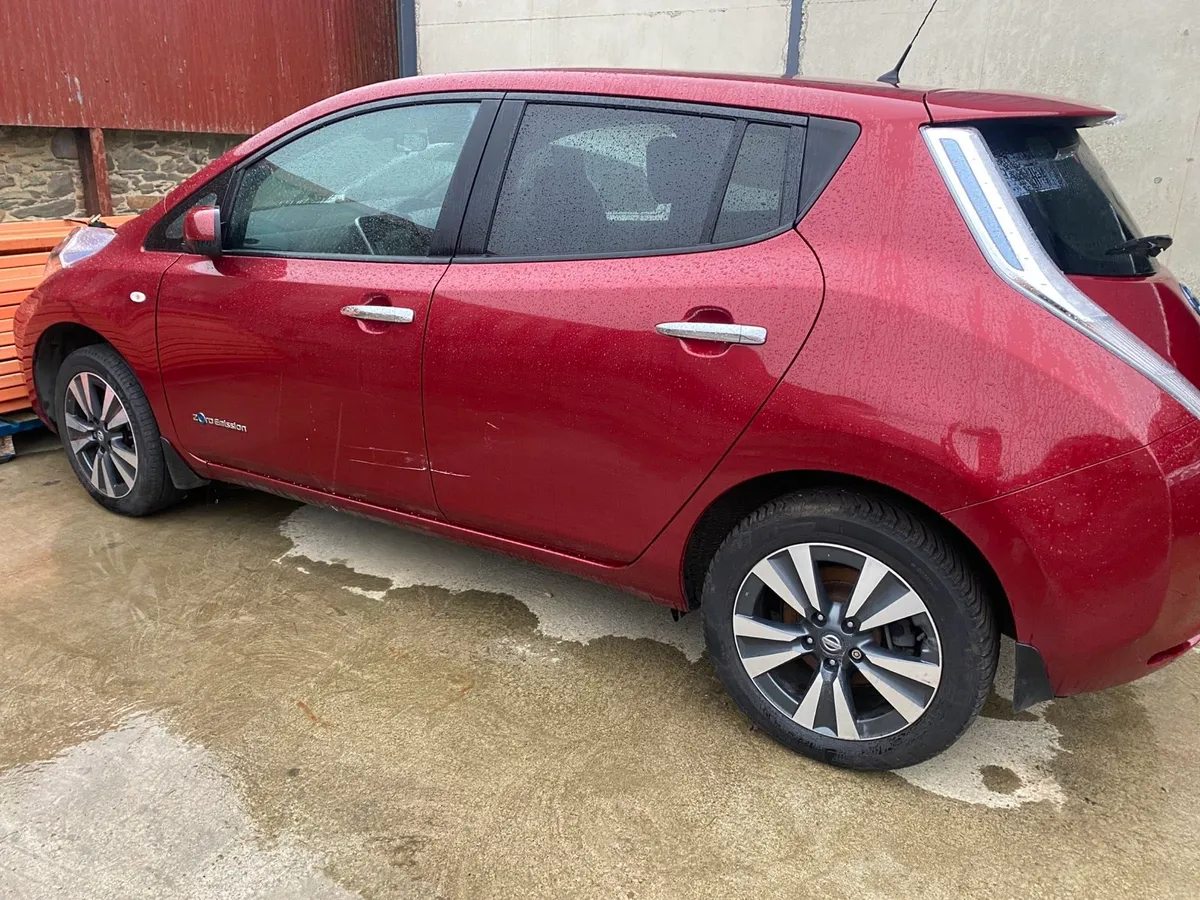 2016 Nissan Leaf for breaking - Image 2