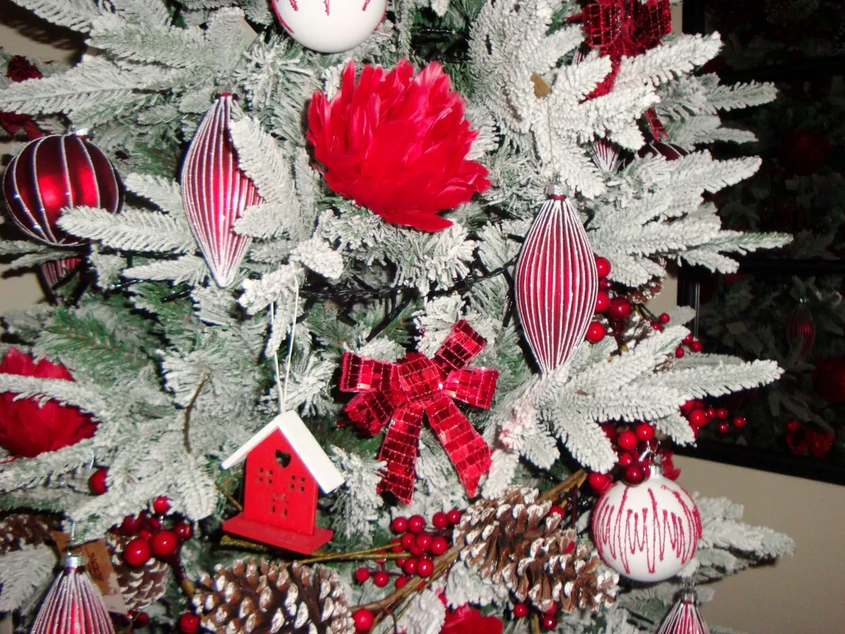 Christmas tree decor red feather roses - set of 12 - Image 1