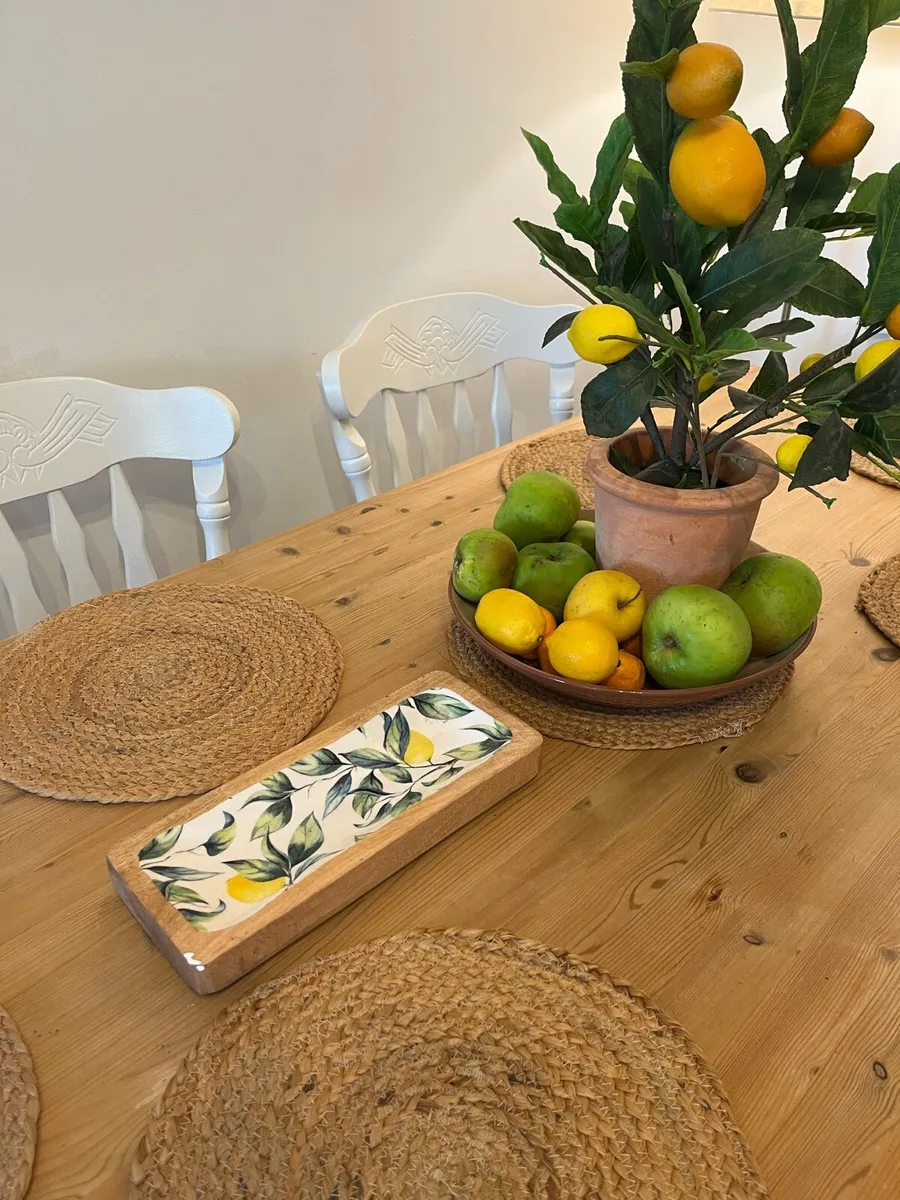 Farmhouse Table and chairs - Image 3