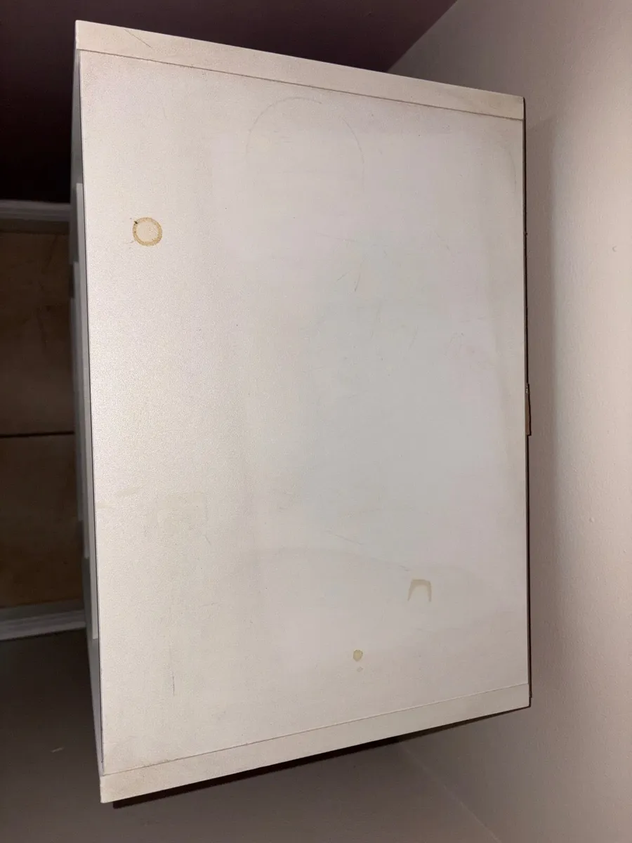 Small IKEA shelving Unit - Image 3